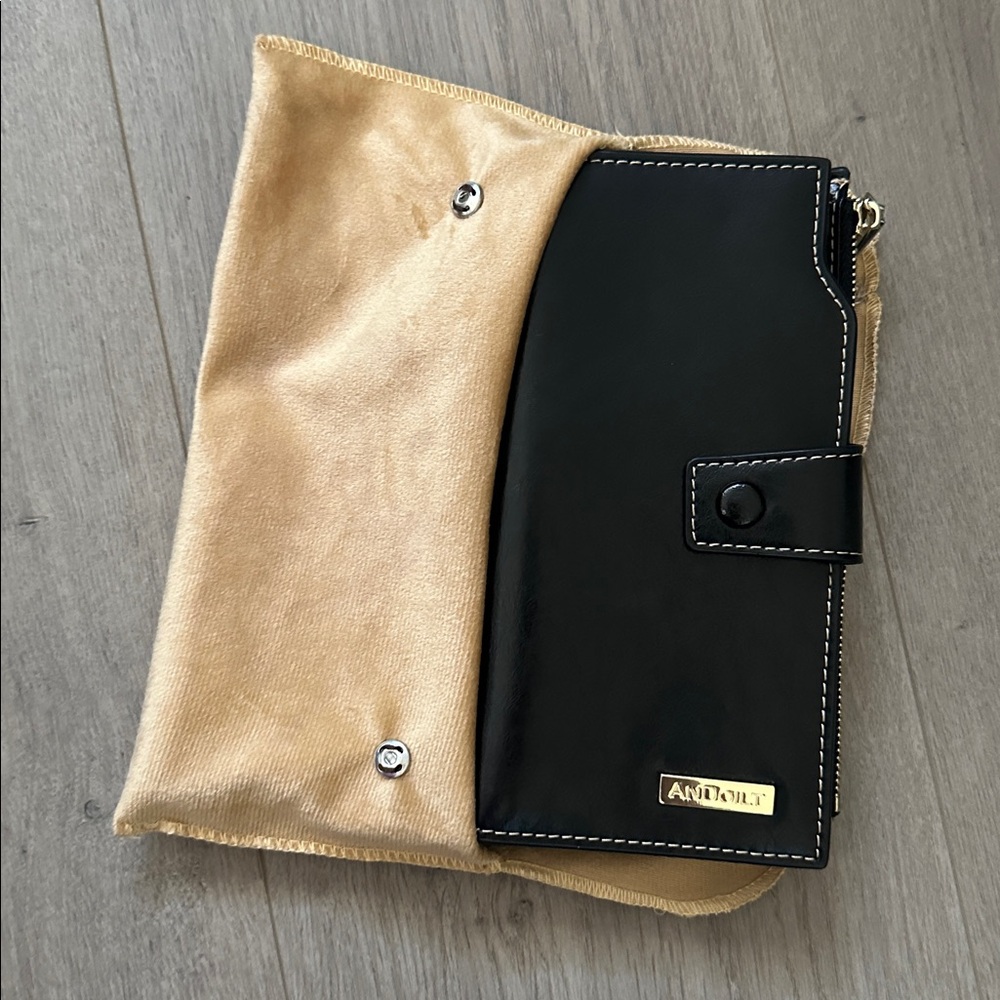 NWOT AnDoilt Black Pouch/Wallet